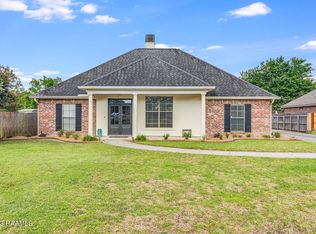104 S Grindstone Dr, Broussard, LA 70518