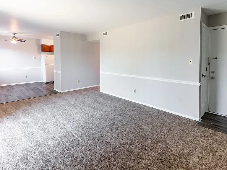 Pickwick Farms Apartments — Photo 23