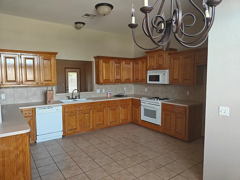 712 McConnell Dr — Photo 12