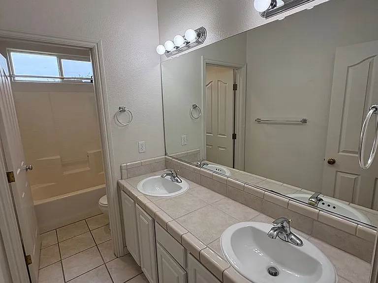1249 N Julieann Ct — Photo 10