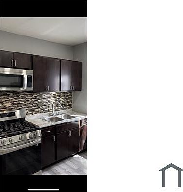 4th image of 8316 S Manistee Ave #2