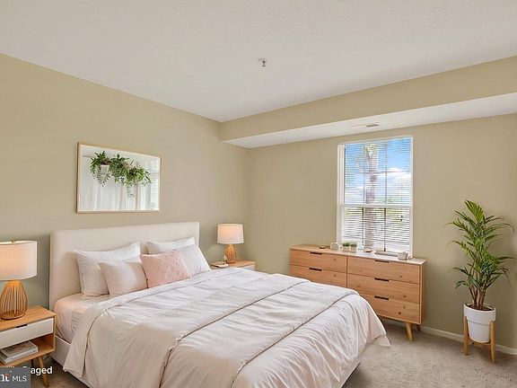 5th image of 1403 Sage Ln