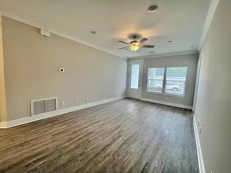 103 Bradford Ct — Photo 11