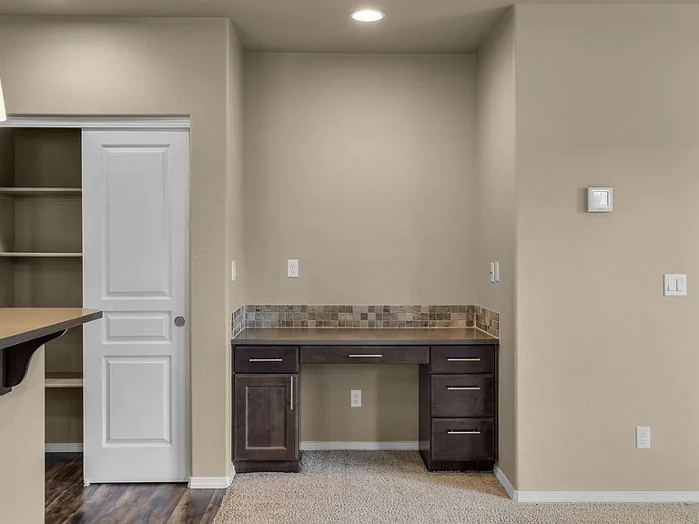 21154 Darnel Ave — Photo 20