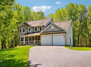 17 Shady Oaks Trl, Spencerport, NY 14559