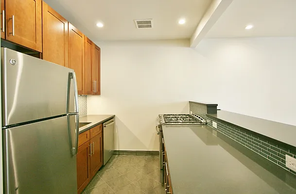 Rented by R New York | media 27