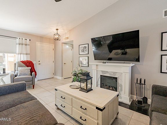 3rd image of 13611 W COUNTRYSIDE Drive