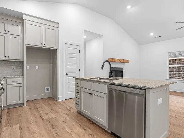 6808 Fir St — Photo 10