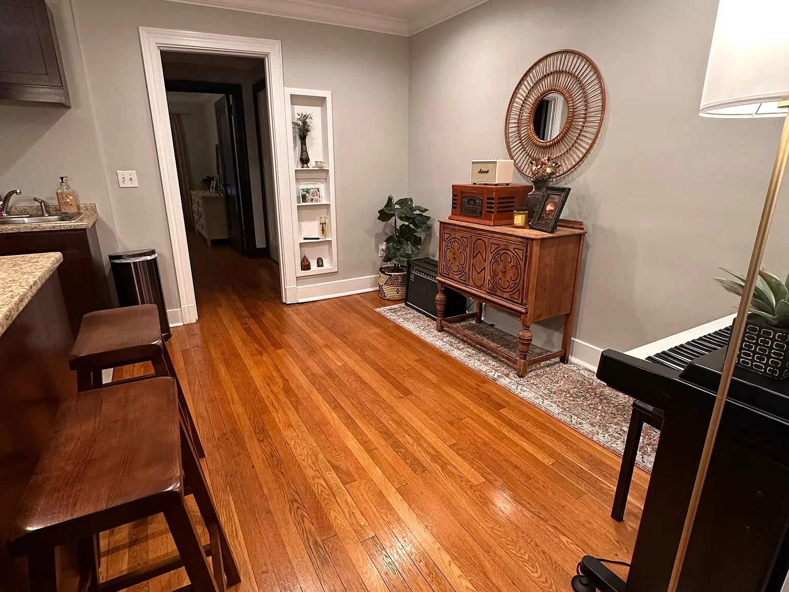 1 bed, 900 sqft, $1,225 — Photo 4