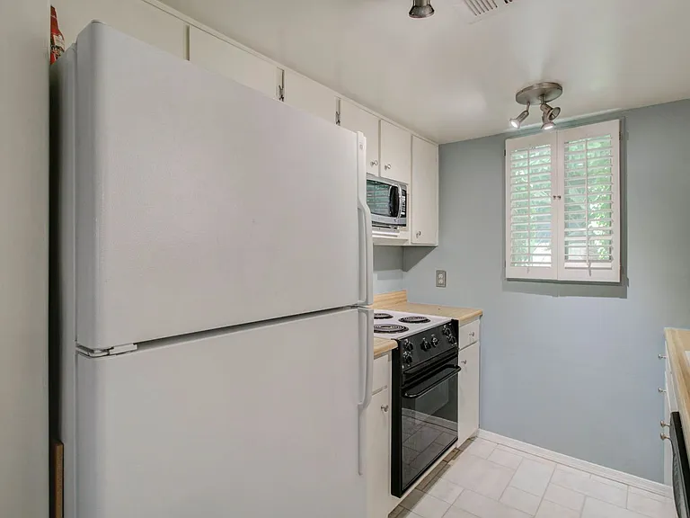 4850 N 73rd St — Photo 15