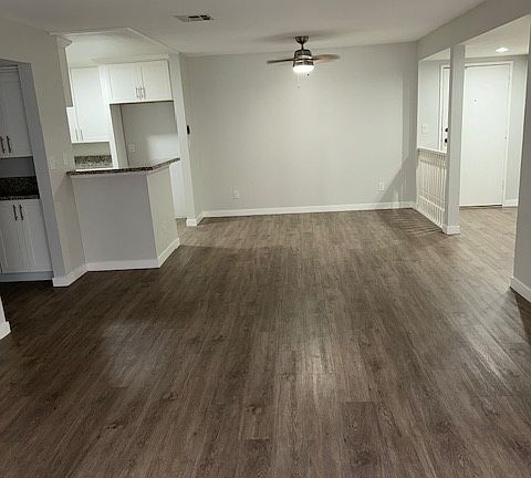 5th image of 1616 S Barrington Ave #0
