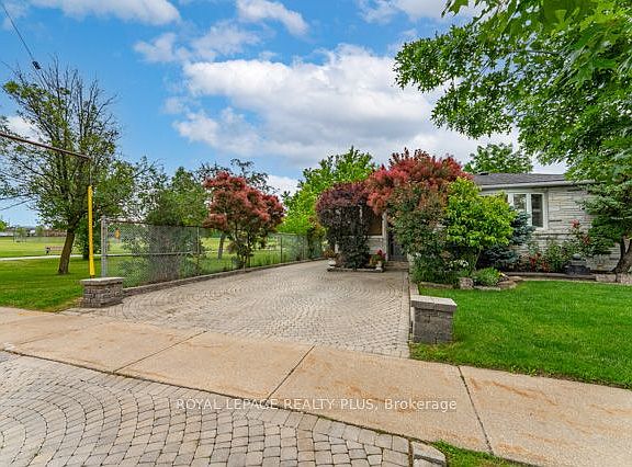 4th image of 87 Hullmar Dr