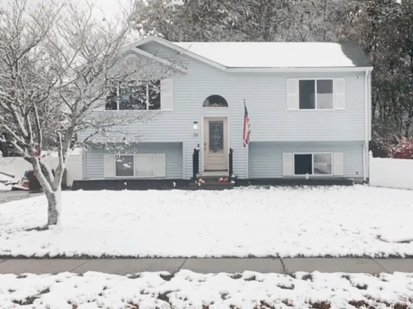 54 Cottonwood Lane, Montville, CT 06382