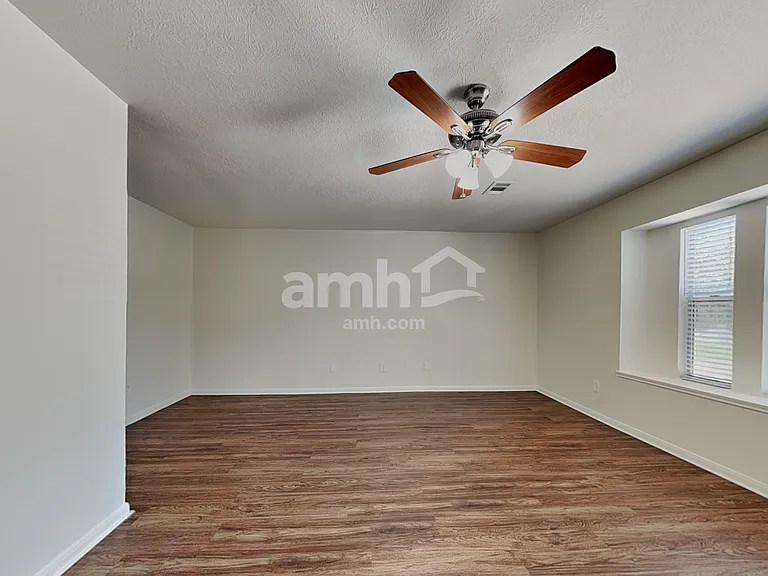 2738 Springstone Dr — Photo 14