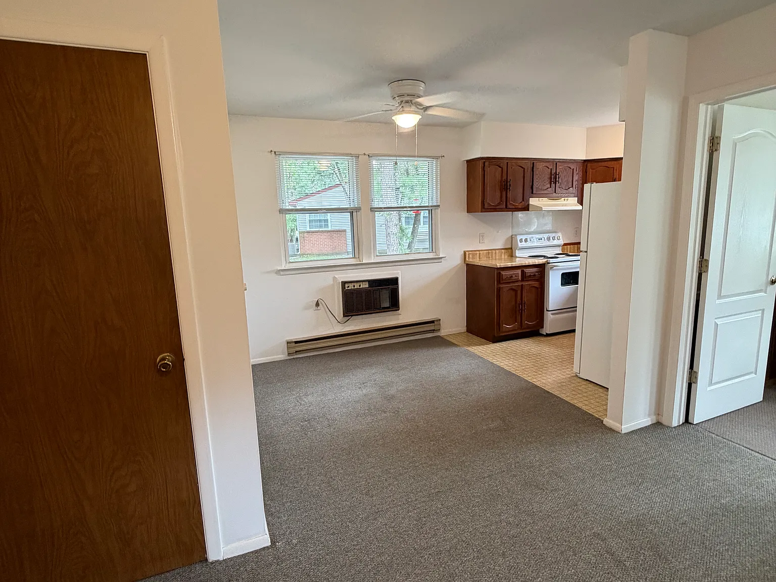 1 bed, 850 sqft, $1,500 — Photo 3