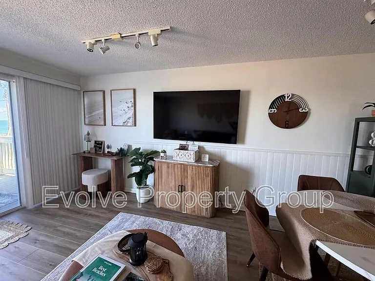 2450 Ocean Shore Blvd #3 — Photo 24