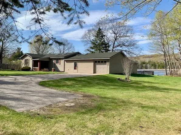 642 Boyne City Rd, Boyne City, MI 49712