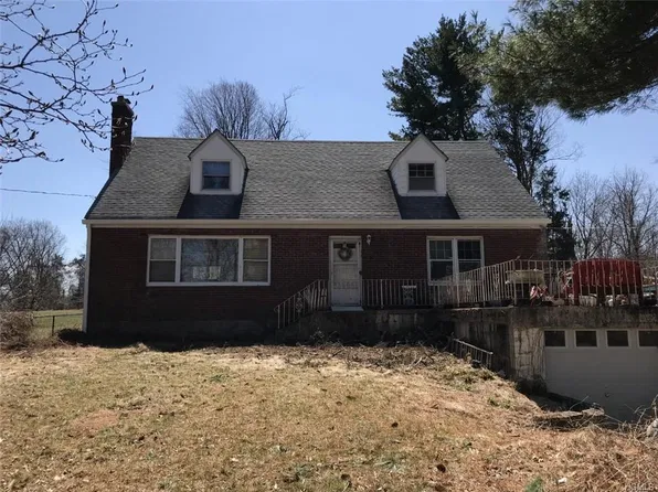 870 Freedom Plains Rd, Poughkeepsie, NY 12603