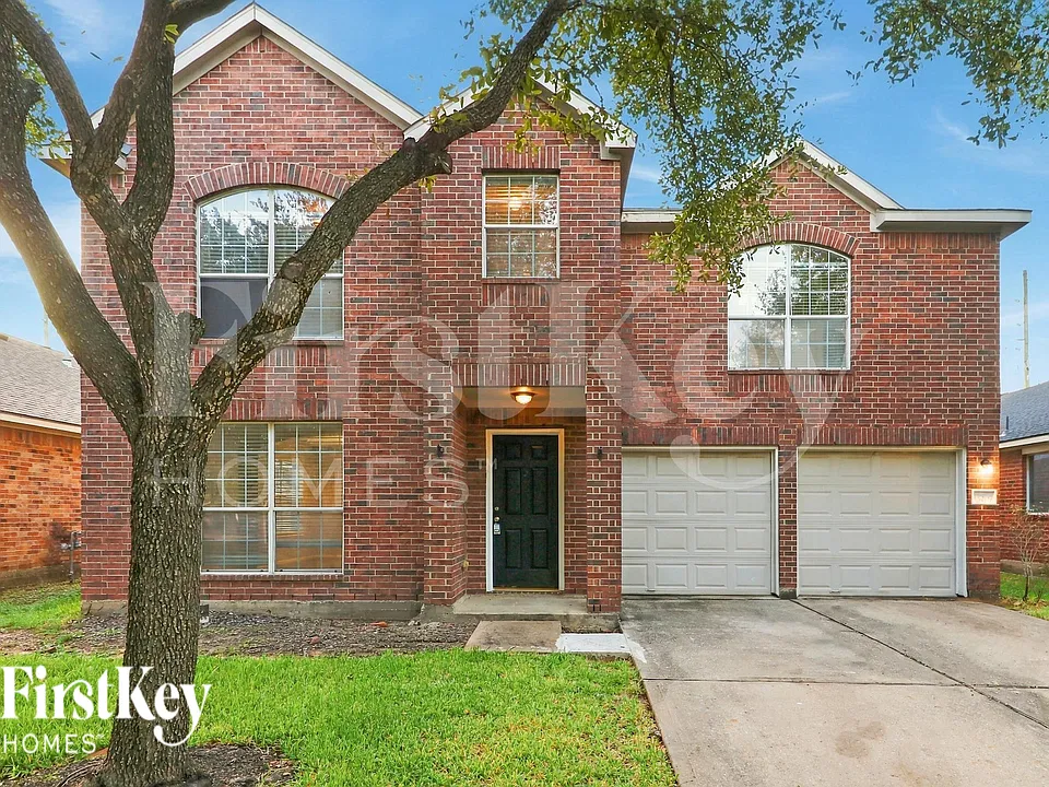 15207 Green Whisper Dr