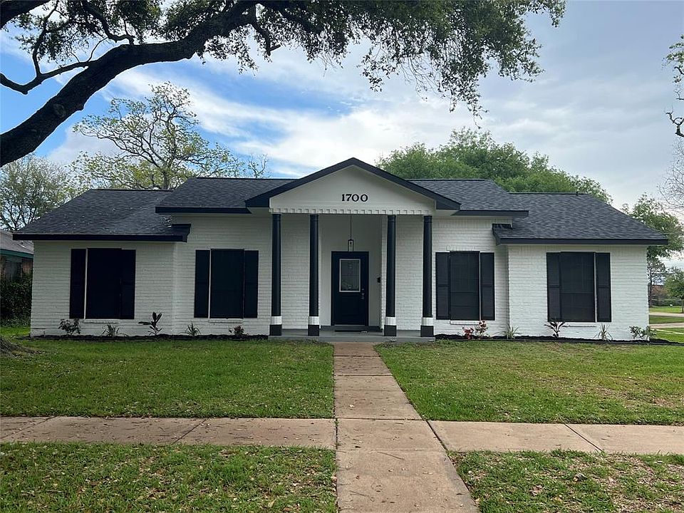1st image of 1700 Capri Lane