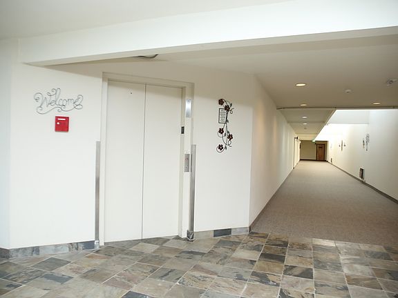 3rd image of 2021 N Laventure Rd APT 401