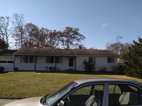 2nd image of 1023 Crystal Dr