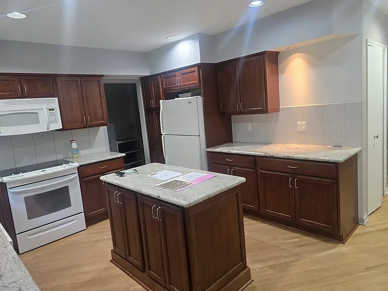5635 Stanhope St — Photo 4