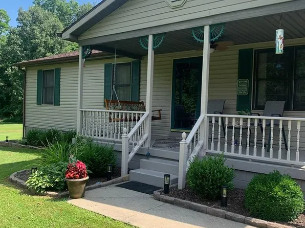 1980 Rainwater Ln, Manitou, KY 42436