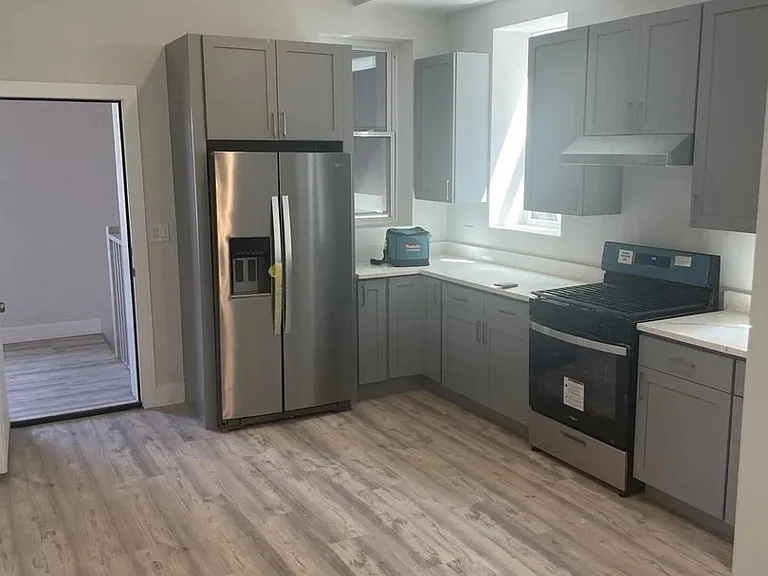 2828 W Fulton St #1 — Photo 2