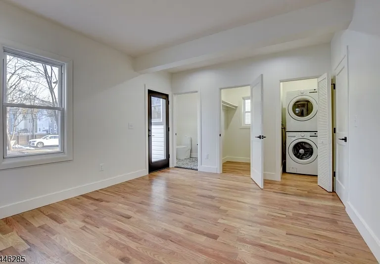 135 Forest St #1R — Photo 8