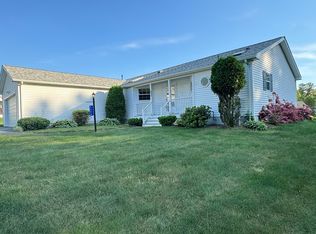 5404 Oak Point Dr, Middleboro, MA 02346