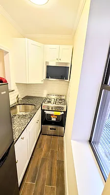 Rented by United Realty Equities | media 8