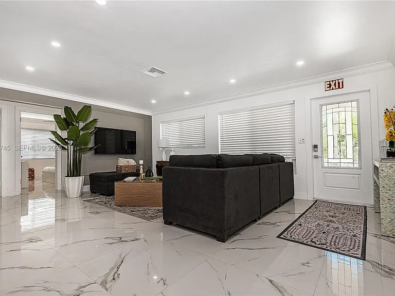1521 Arthur St #1521 — Photo 17