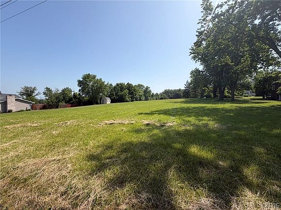 5th image of 317 Tuttle Ave