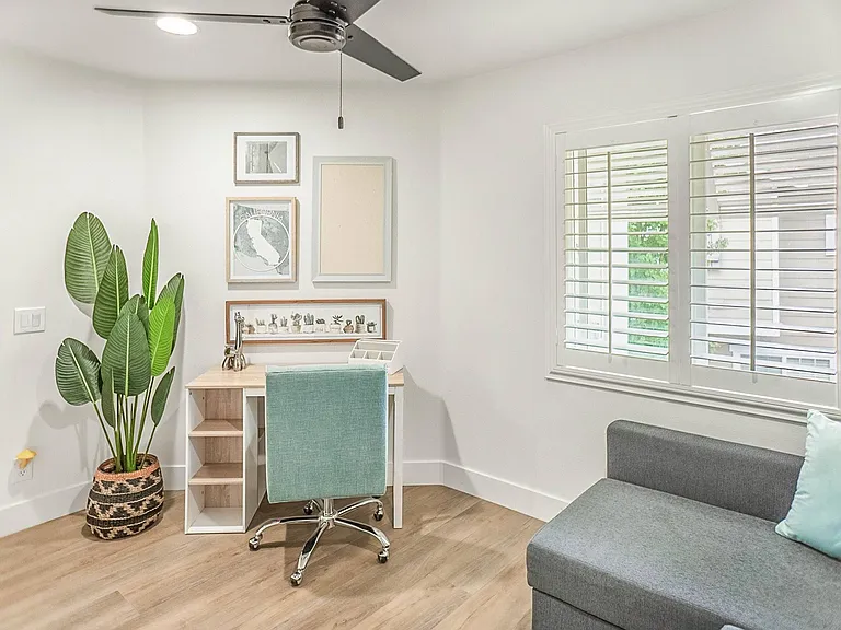 41 Fieldhouse — Photo 44