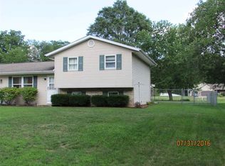 59720 Ridgewood Dr, Goshen, IN 46528