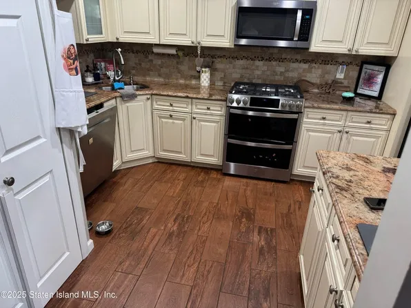 49 Doreen Drive image 6 of 20