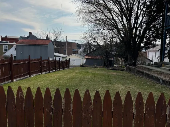 154 W Walnut St, Kutztown, PA 19530