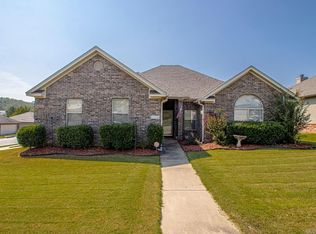 1201 Kings Ct, Benton, AR 72019