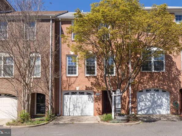 104 Roberts Ct, Alexandria, VA 22314