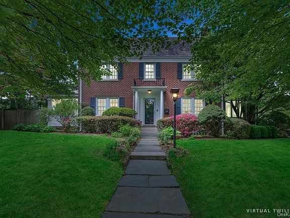 2nd image of 90 Leewood Dr