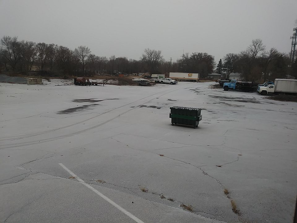 1st image of 32 S Owasso Blvd W