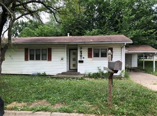 6701 SW Greencastle Dr, Topeka, KS 66619
