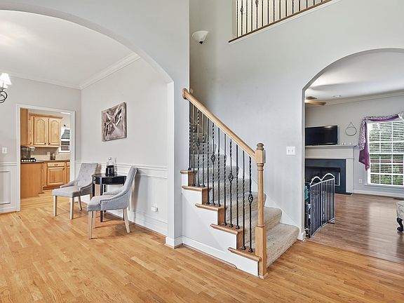 5th image of 2748 Oakleaf Cir