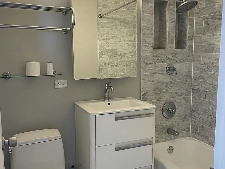 1455 N Sandburg Ter #1609 — Photo 7