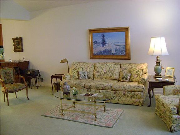 2nd image of 601 Redmont Pl