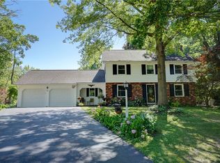 17 Brewster Ln, Rochester, NY 14624