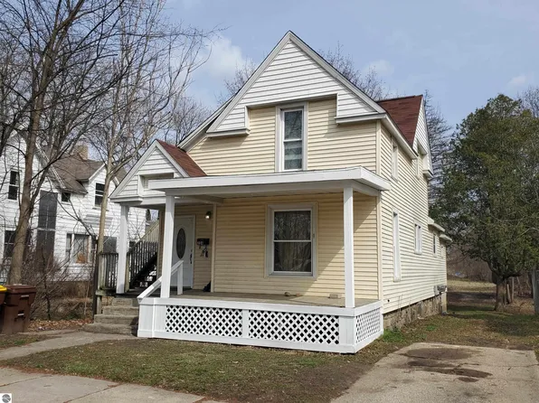 224 Woodworth Ave, Alma, MI 48801