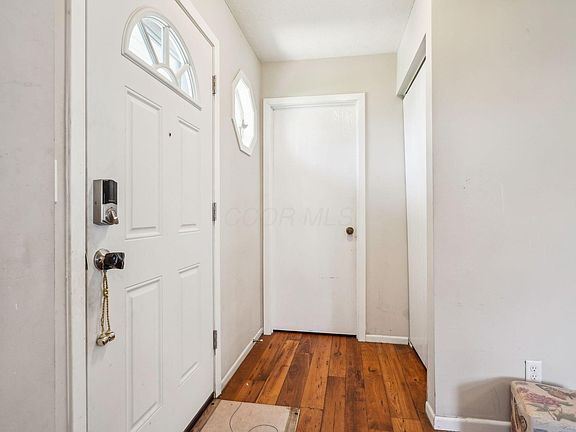 4th image of 921 Harbinger Cir E