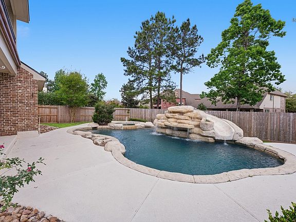 2nd image of 315 Arbor Ridge Ln